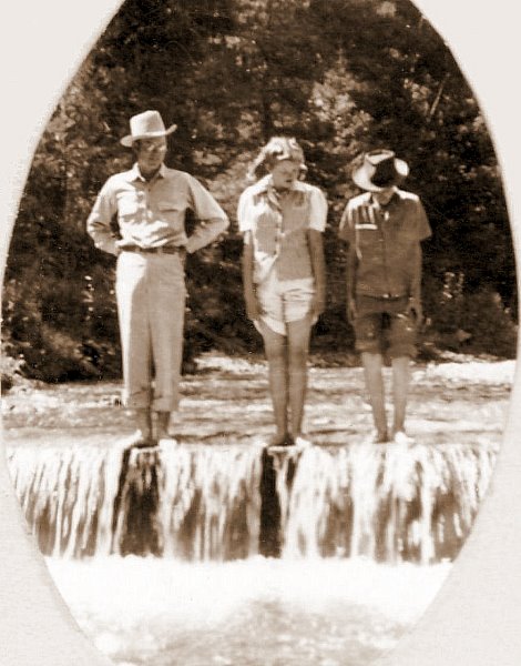 Roland, Ewalee, Sherrill in Ruidoso, 1941